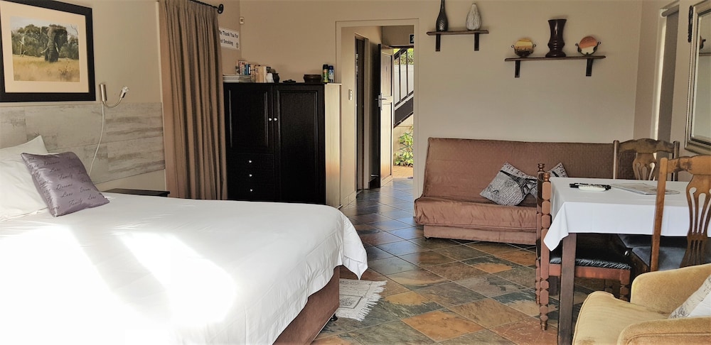 Deluxe Self catering - Room 4 - Family photo 2