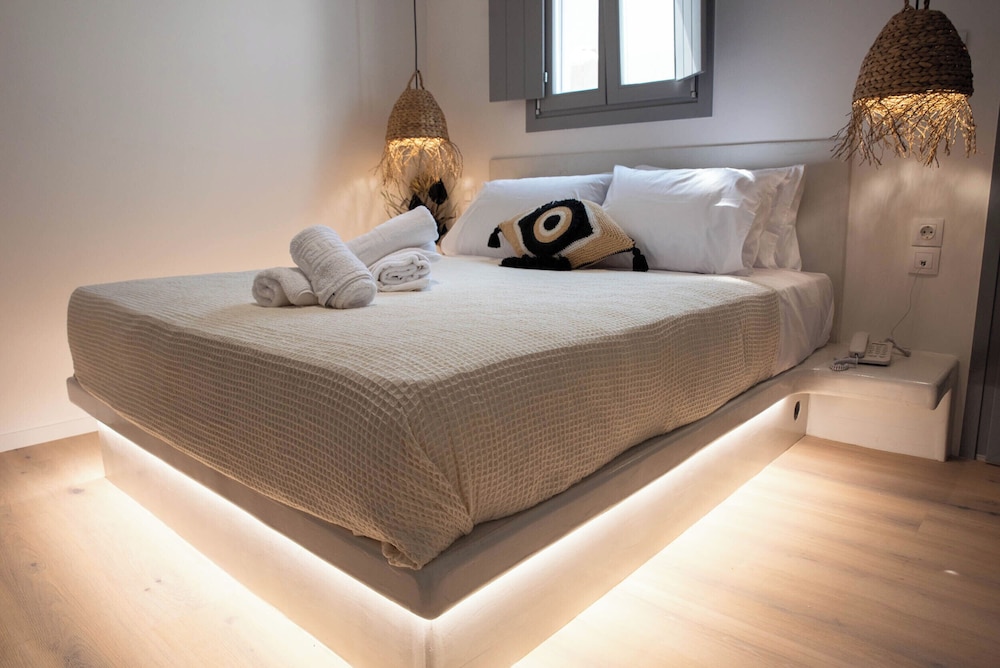 Superior room with outdoor hot tub - Photo 6