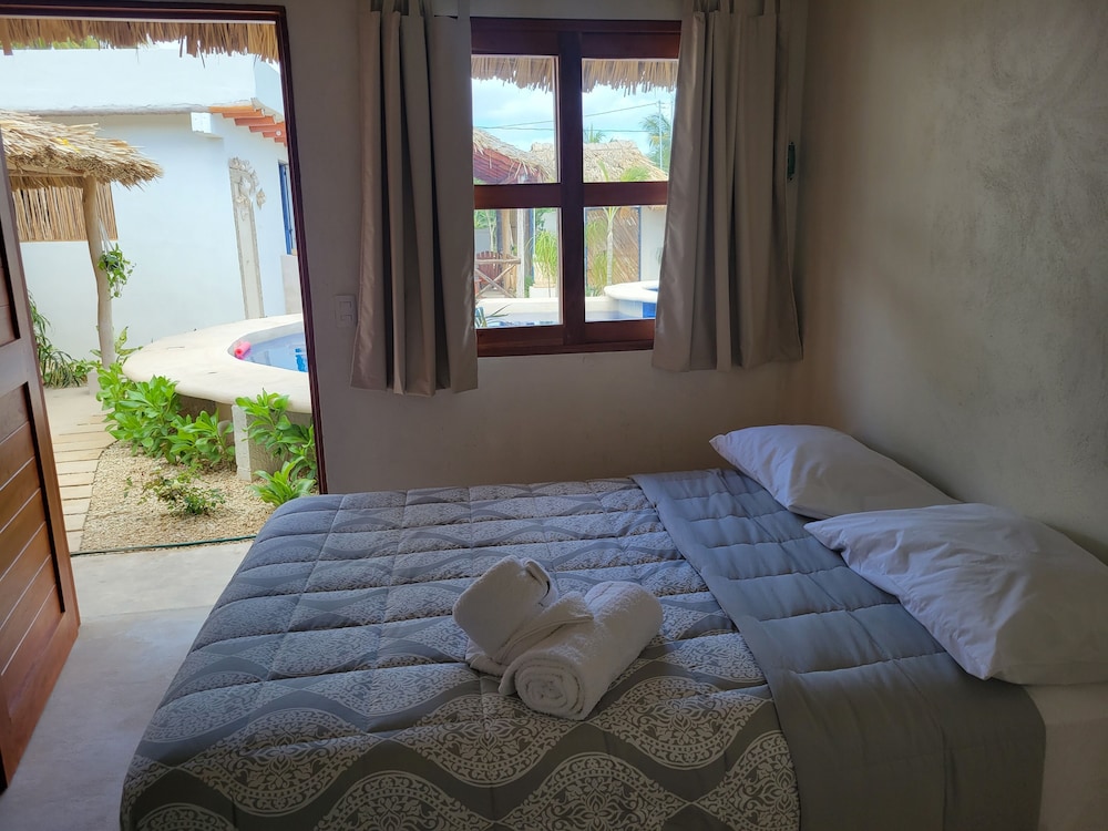 Standard Single Room, Pool View photo 1