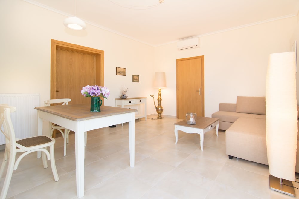 Luxury Bungalow, 2 Bedrooms (Olivetree) photo 2