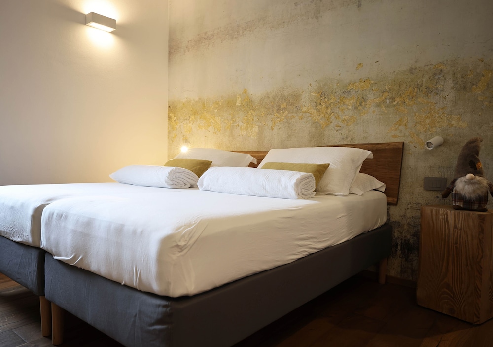 Classic Double or Twin Room photo 2