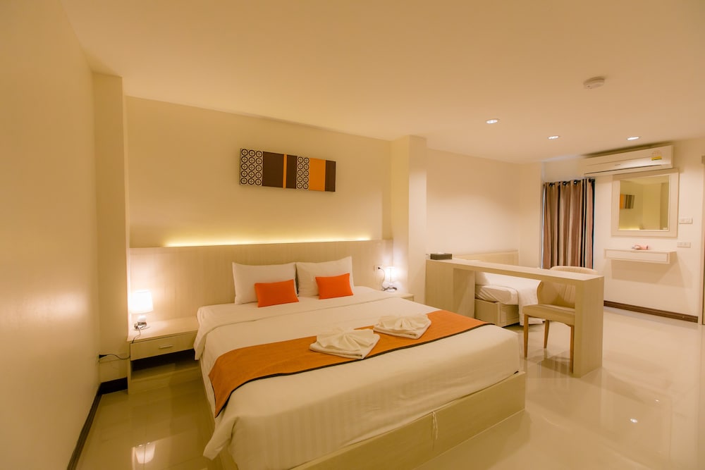 Grand Deluxe Triple Room photo 3