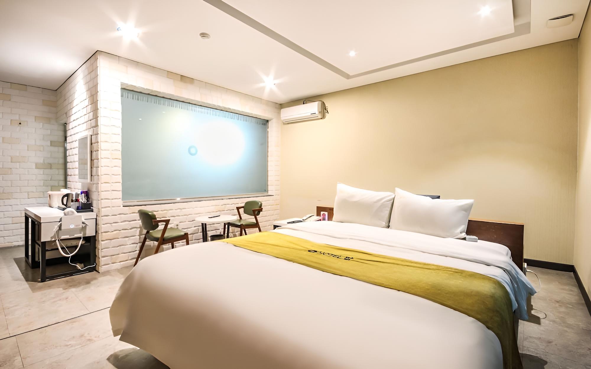 Room (Special Room) - Photo 12