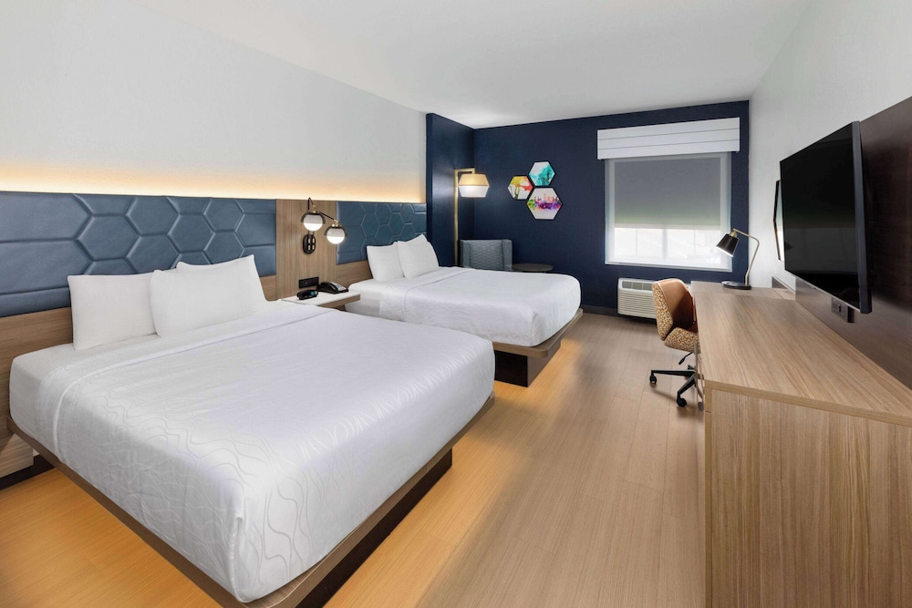 Room, 2 Queen Beds, Non Smoking - Photo 1