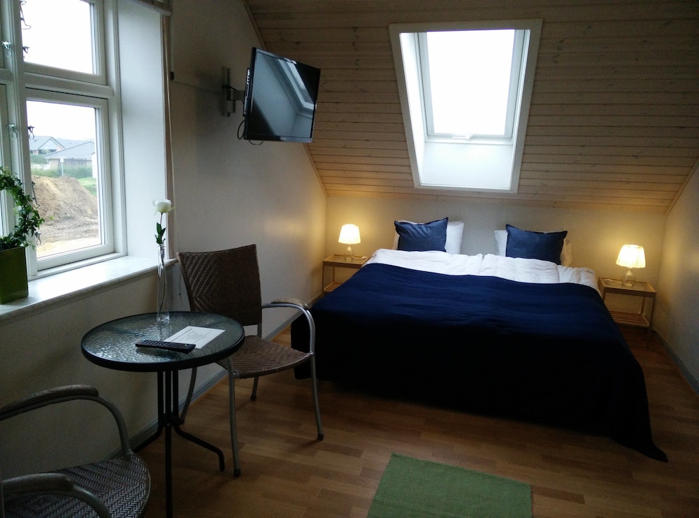 Double or Twin Room, Shared Bathroom photo 1