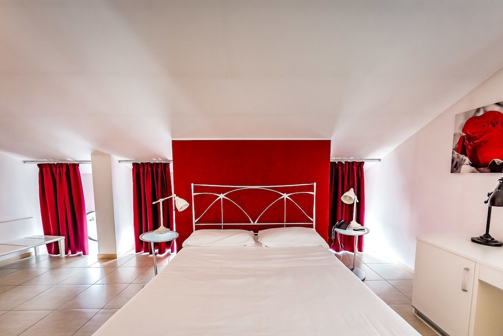 Standard Double Room, City View photo 3