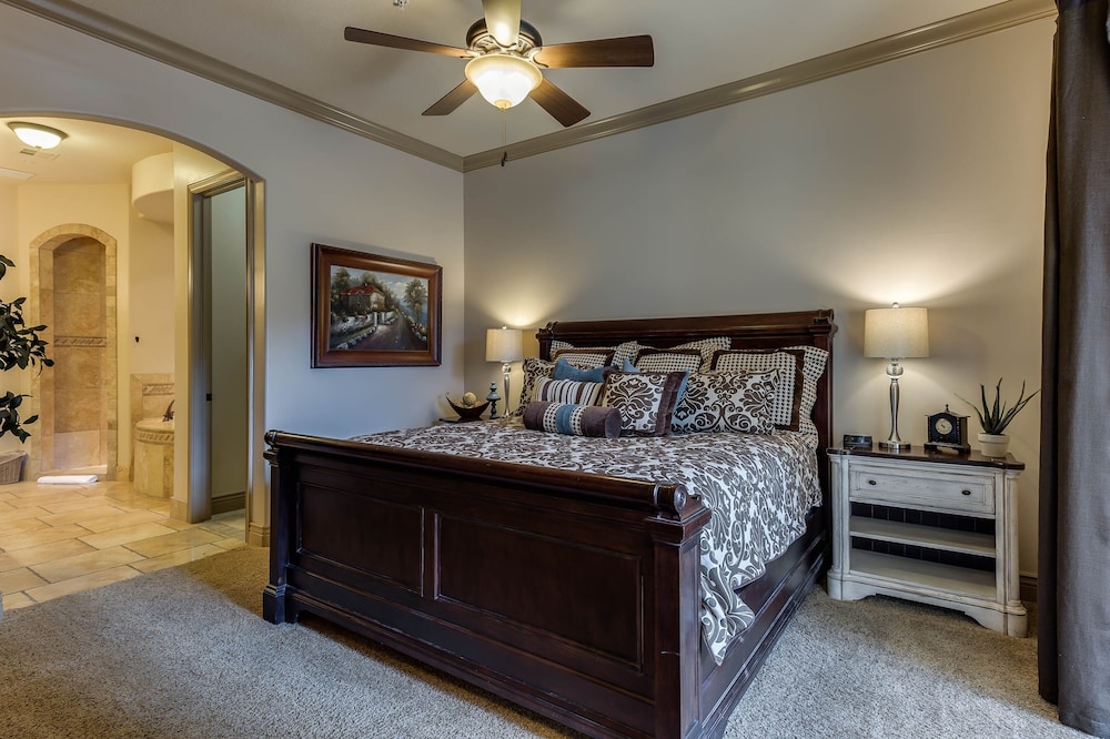 Condo, 3 Bedrooms