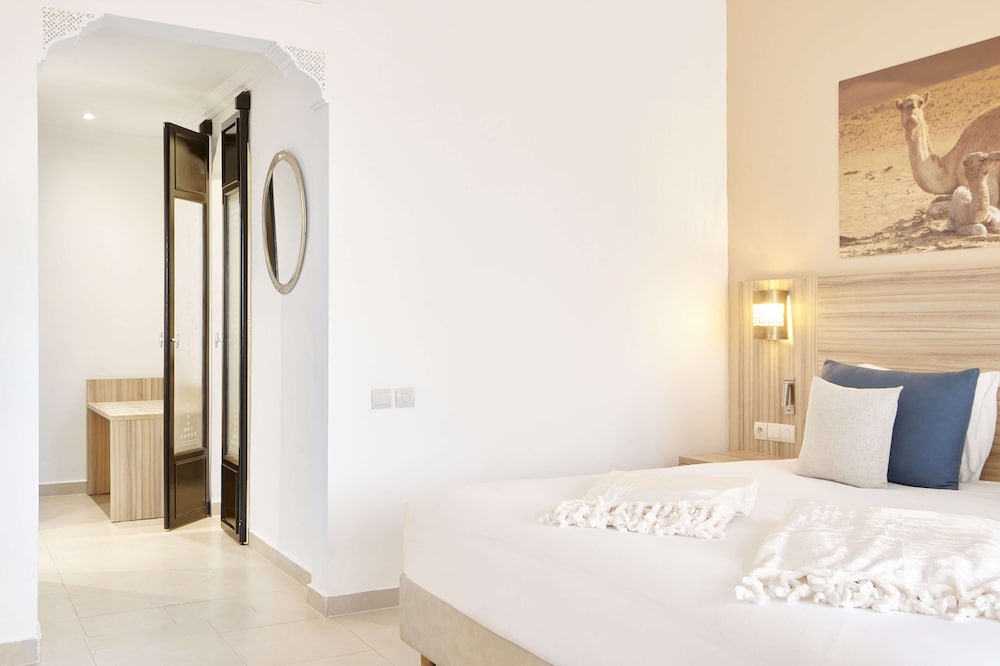 Room, Connecting Rooms (2 Adults & 2 Children) photo 3
