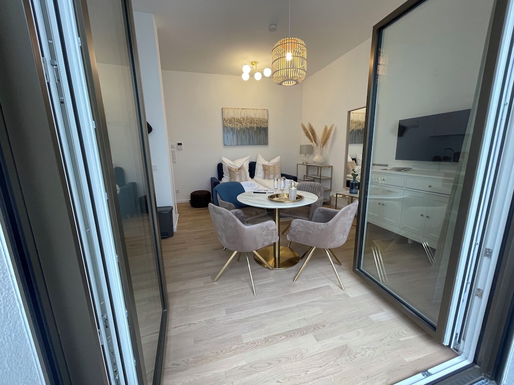 Luxury Studio Suite, 1 Bedroom, Patio photo 3