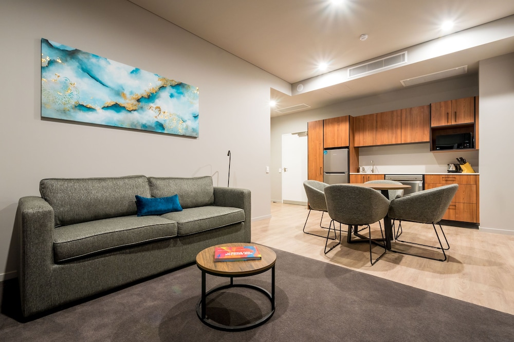 1 Bedroom Suite - Free Mini Golf