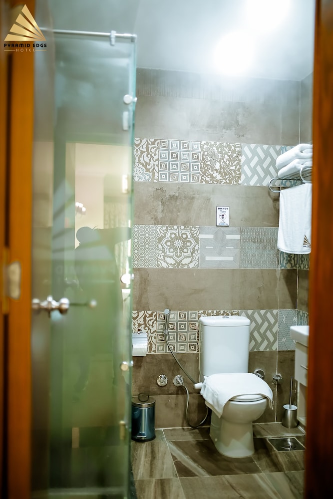 Executive Suite, Jetted Tub (Pyramids View) - Photo 15