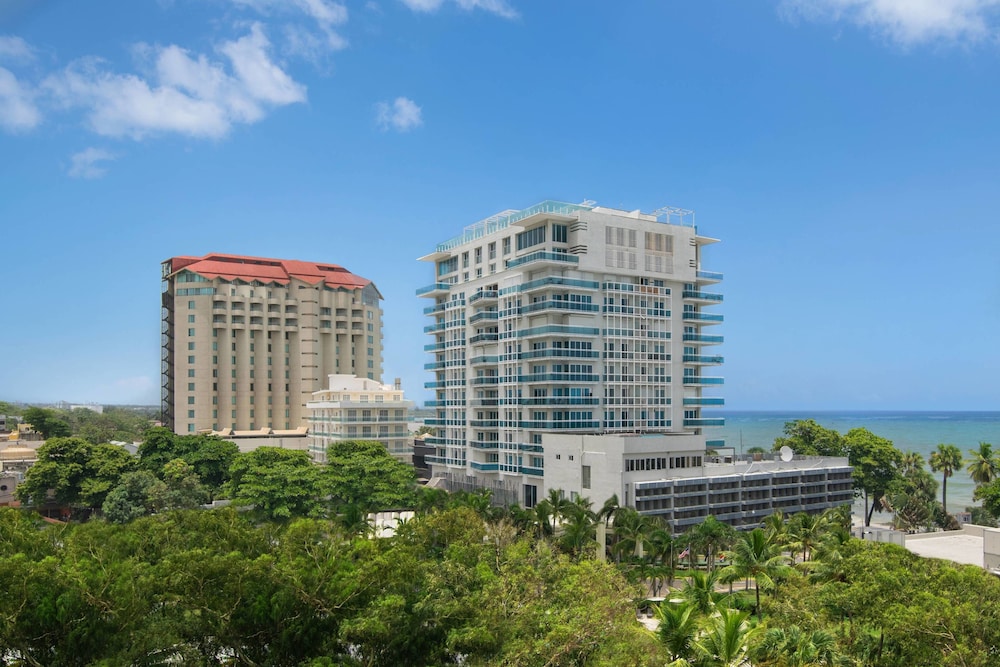 Club Room, 1 King Bed, Ocean View - Photo 8