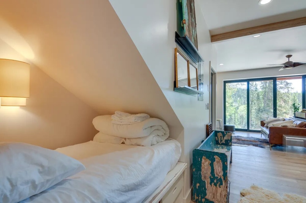 Cabin, 2 Bedrooms photo 3