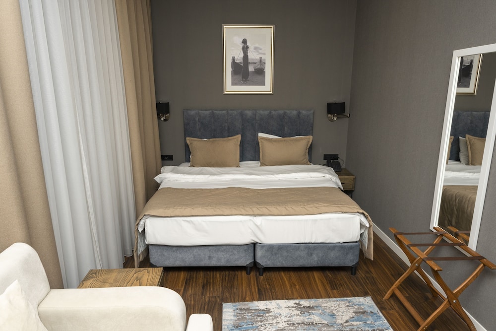 Standard Double or Twin Room - Photo 1
