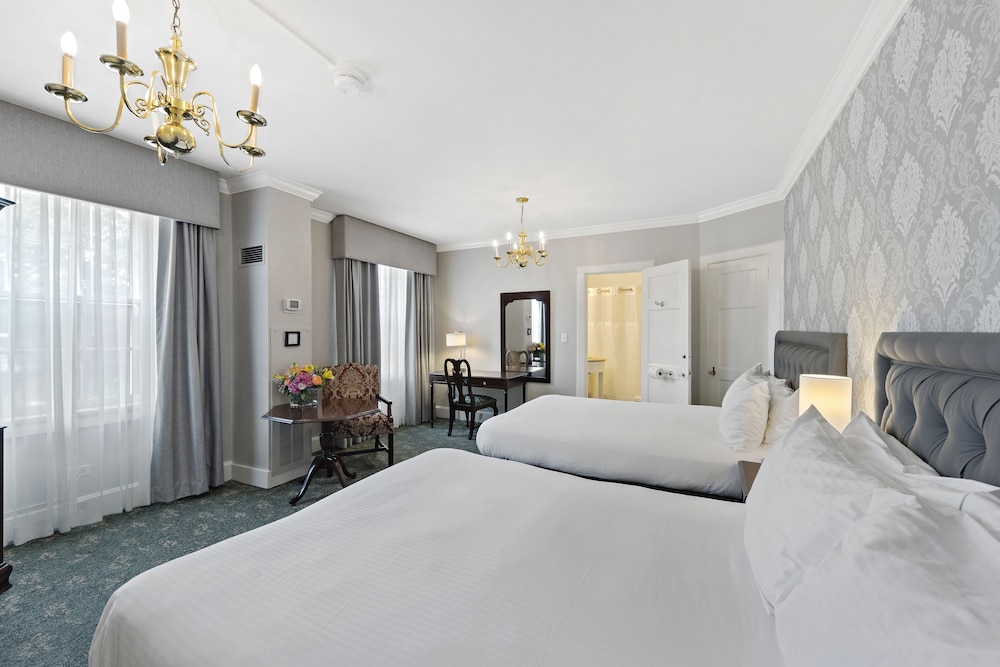 Deluxe Room, 2 Queen Beds photo 1