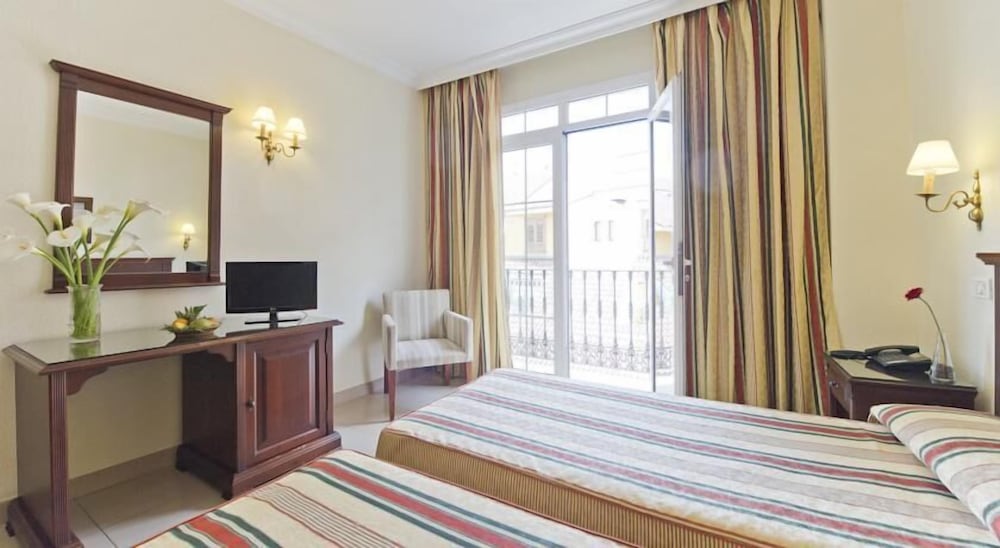 Double room with french balcony - Photo 2