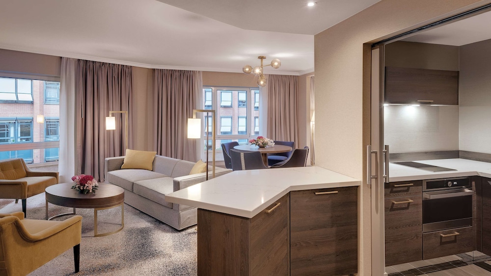 Executive Suite, 1 King Bed, Non Smoking