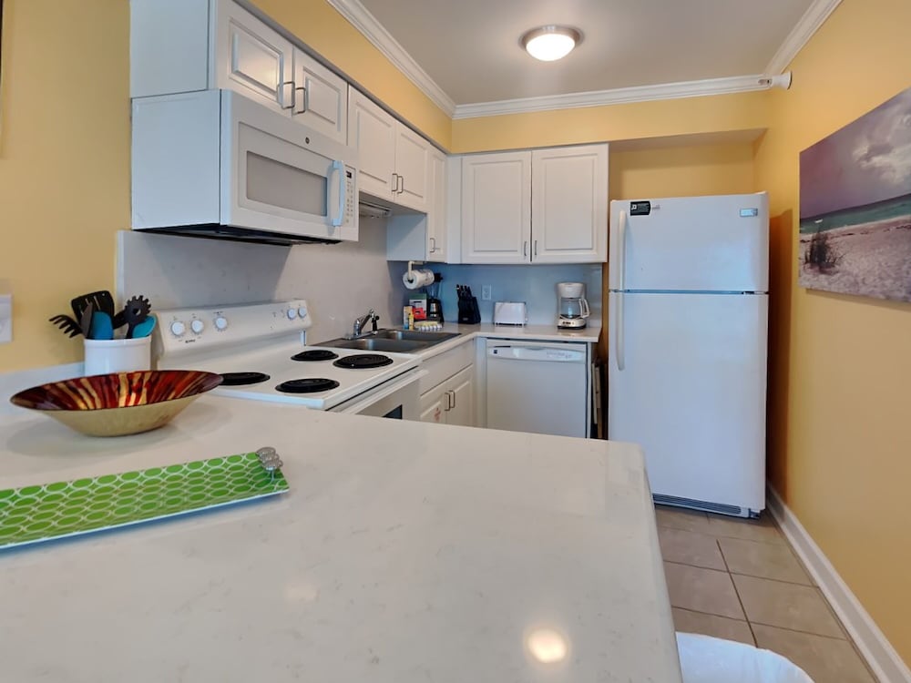 Condo, Multiple Beds, Balcony, Ocean View (#36 - No Pets) photo 2
