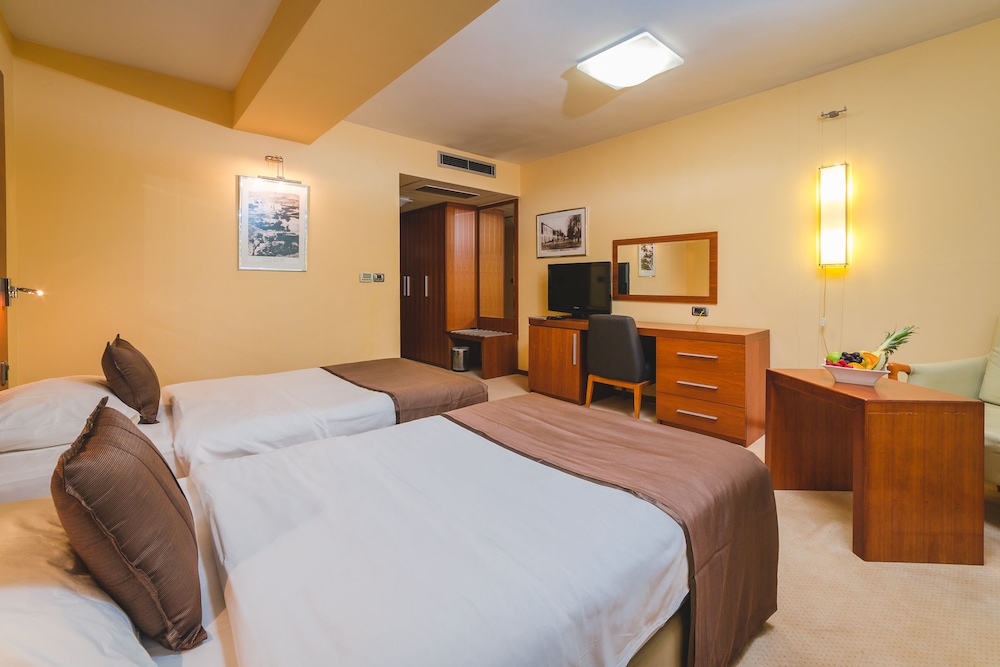 Classic Twin Room, 2 Twin Beds - Photo 3
