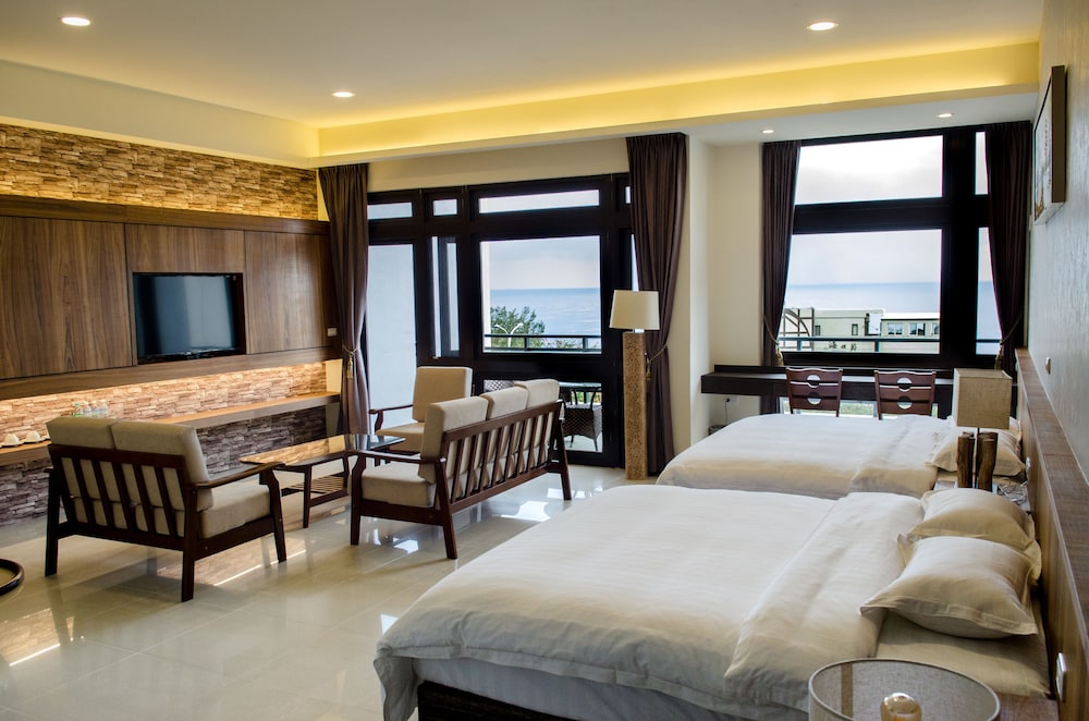 Deluxe Quadruple Room, Sea View photo 3