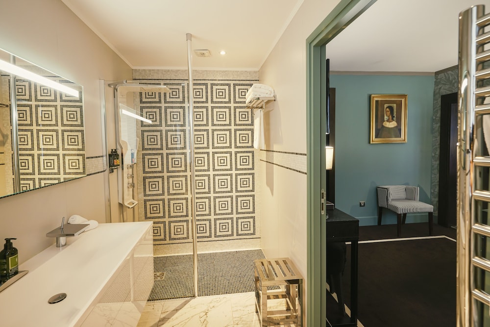 Suite Familiale, 1 grand lit et 1 canapé-lit, 2 salles de bains (Juliana) Suite Familiale, 1 grand lit et 1 canapé-lit, 2 salles de bains (Juliana)