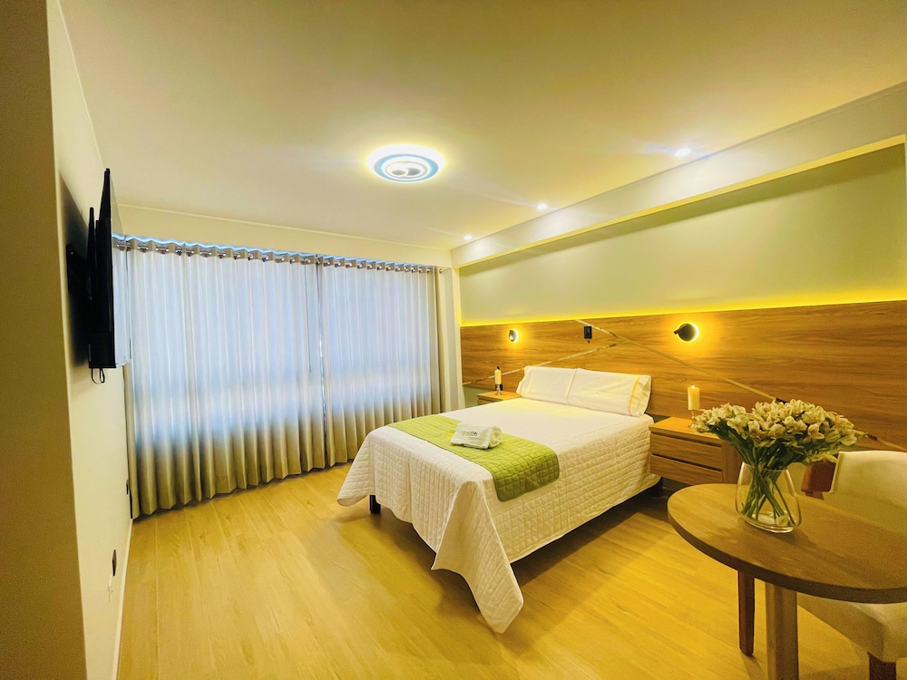 Comfort Room, City View