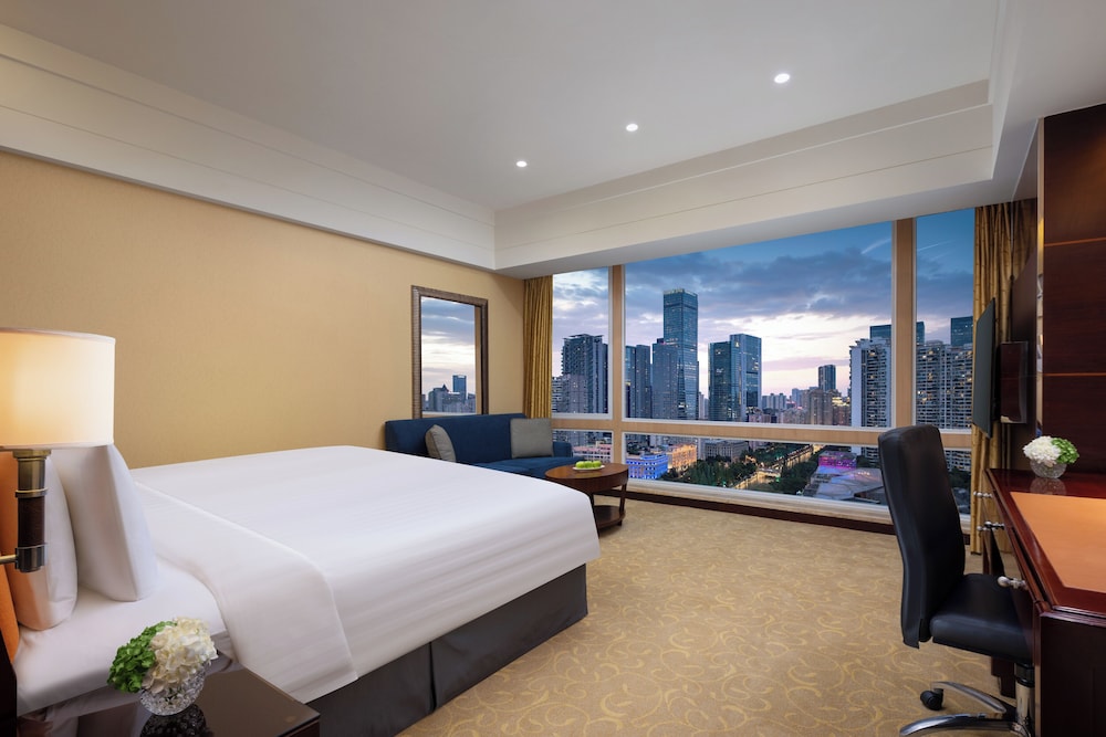 Deluxe Room, 1 King Bed, City View - Photo 5