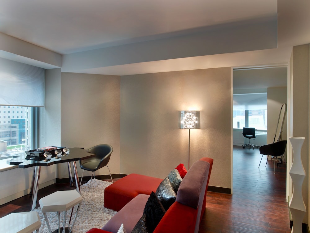 1 King Bed 1-Bedroom Suite with City View