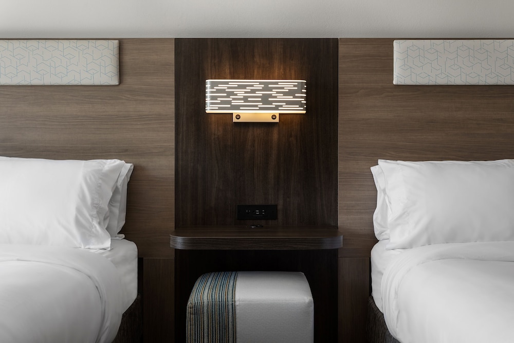 Suite, Multiple Beds (Dry Bar) photo 3
