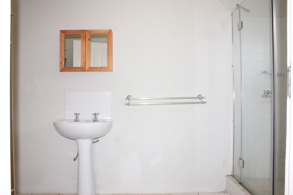 Superior Cottage, 2 Bedrooms, Lake View, Lakeside photo 2