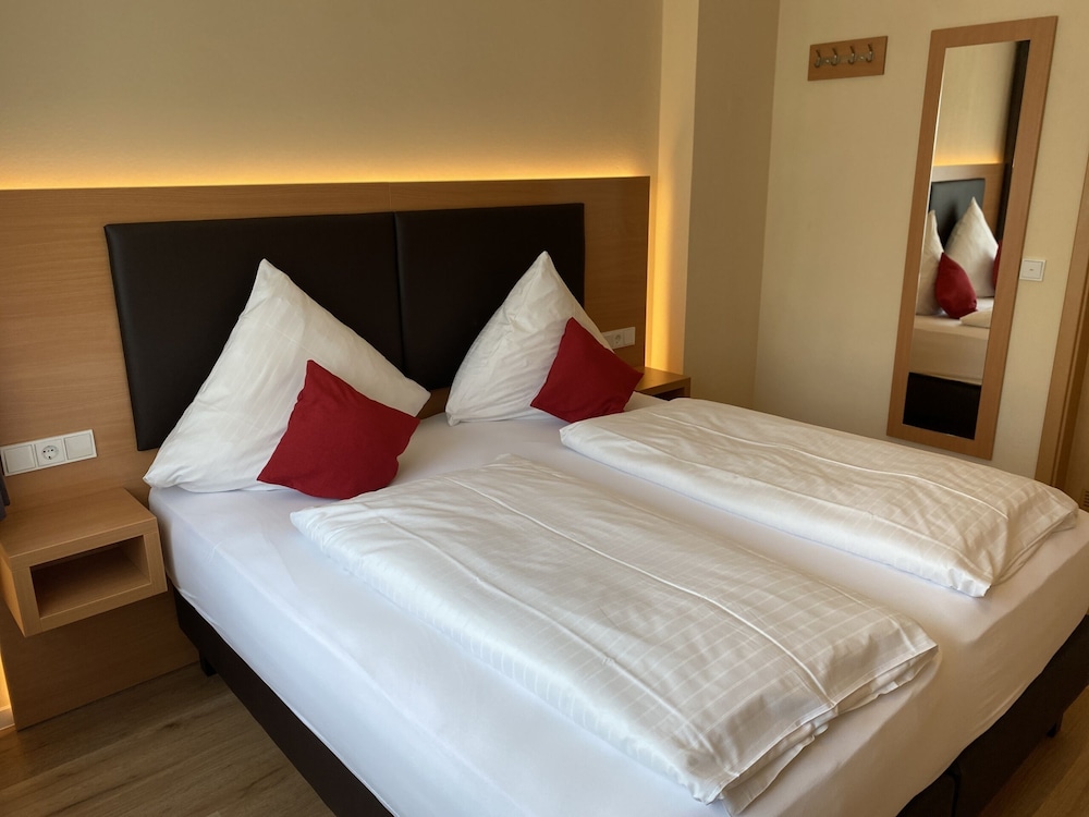 Deluxe Triple Room, Private Bathroom, Mountain View