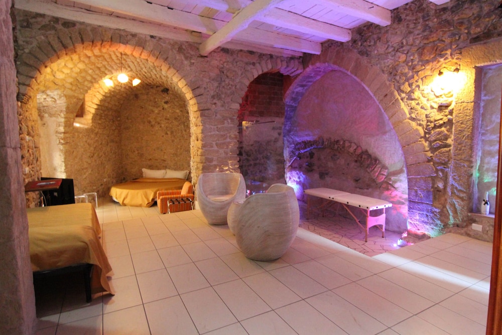 Junior Studio Suite, 1 Queen Bed, Ground Floor photo 1