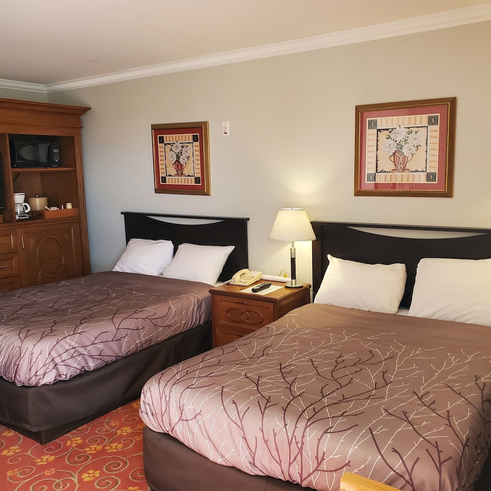 Room, 2 Double Beds photo 1