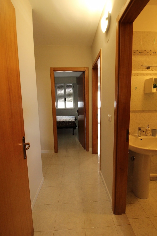 Basic Apartment photo 2