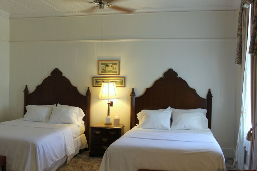 Deluxe Single Room, 2 Queen Beds