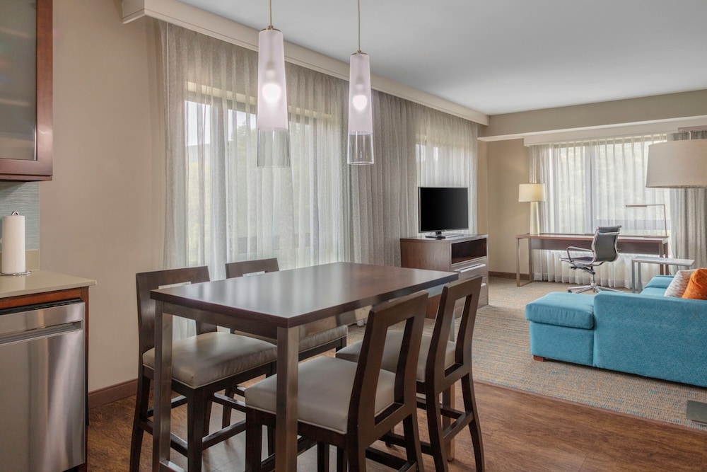 Suite, 1 King Bed with Sofa bed, Corner