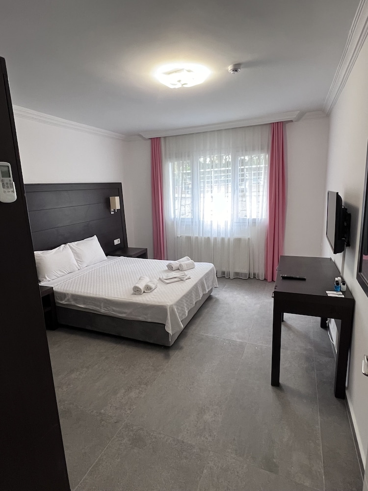 Standard Apartment photo 2