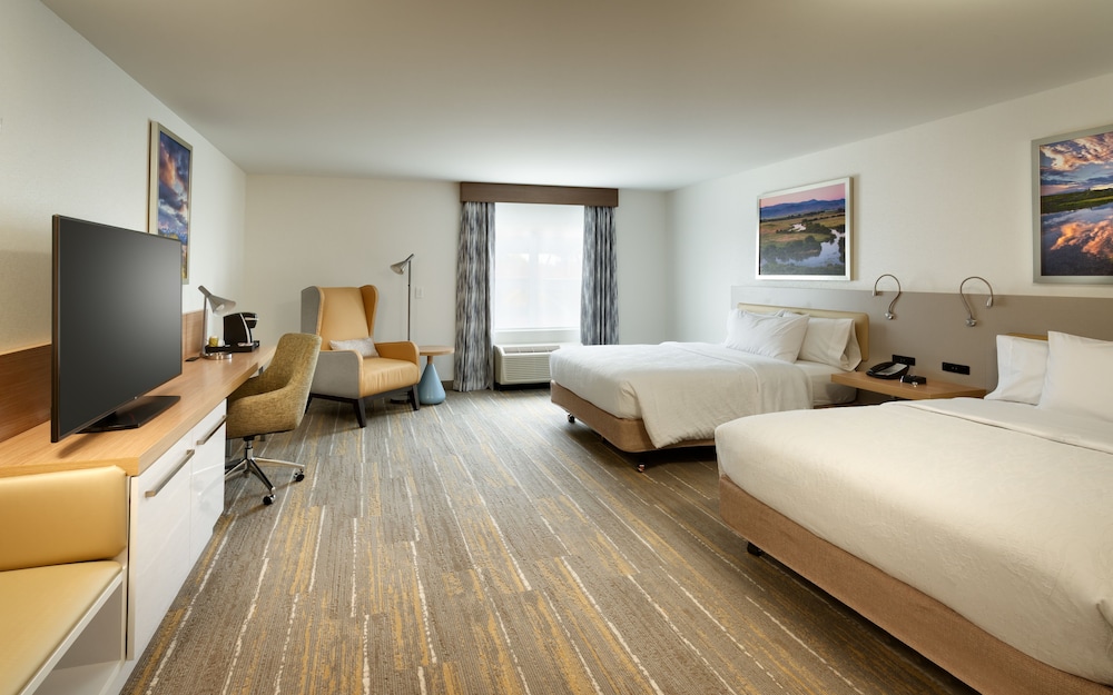 Room, 2 Queen Beds, Accessible (Roll-In Shower) photo 2