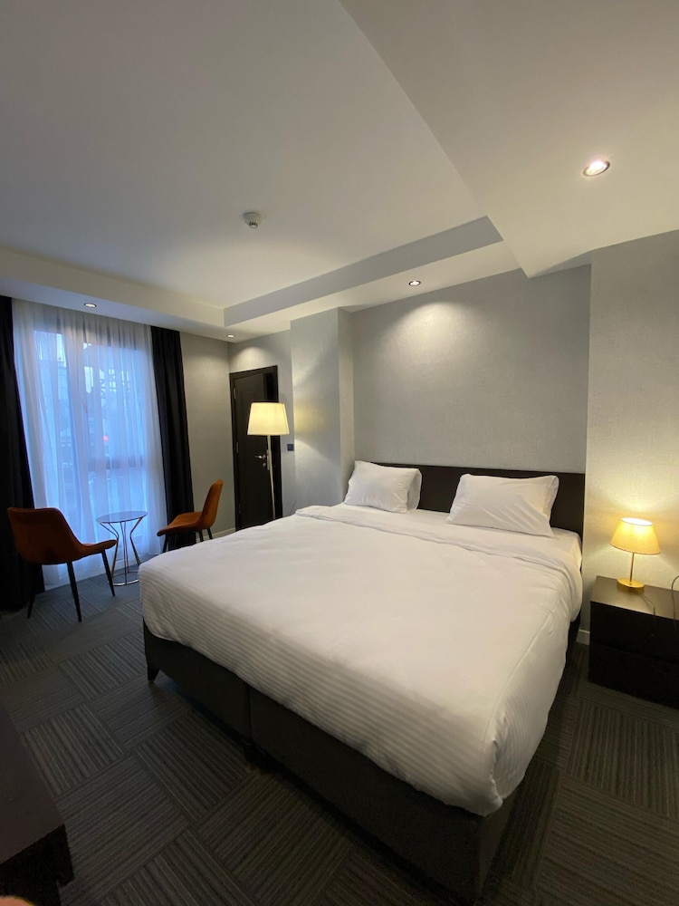 Business Studio Suite, City View photo 1