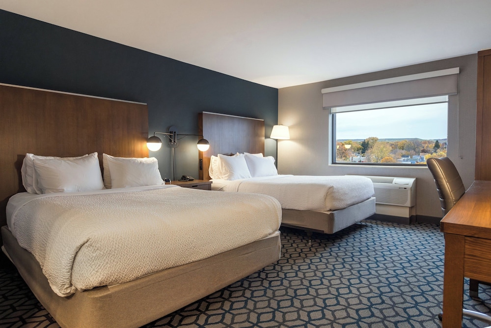 Standard Room, 2 Queen Beds, City View - Photo 5