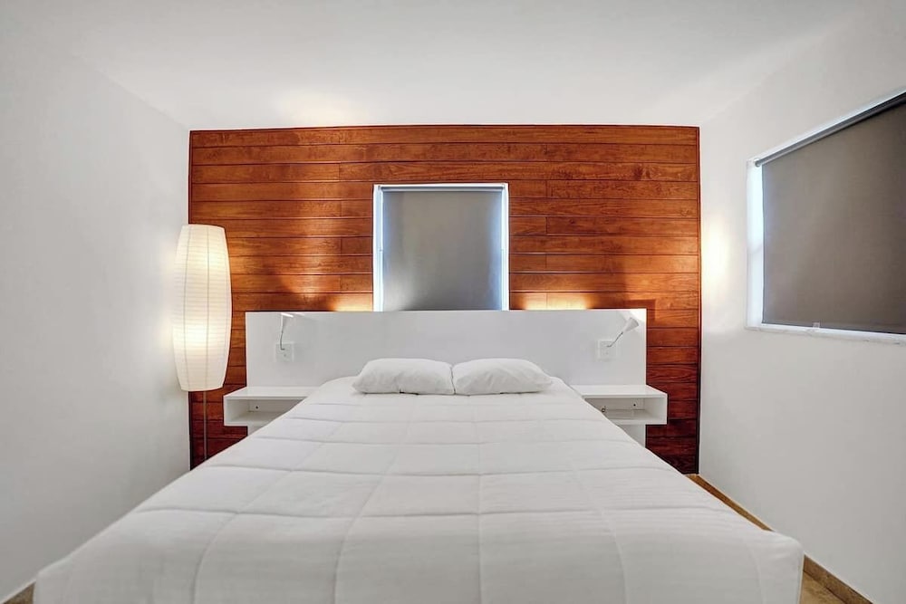 Classic Double Room, Balcony (Waves 10) photo 1