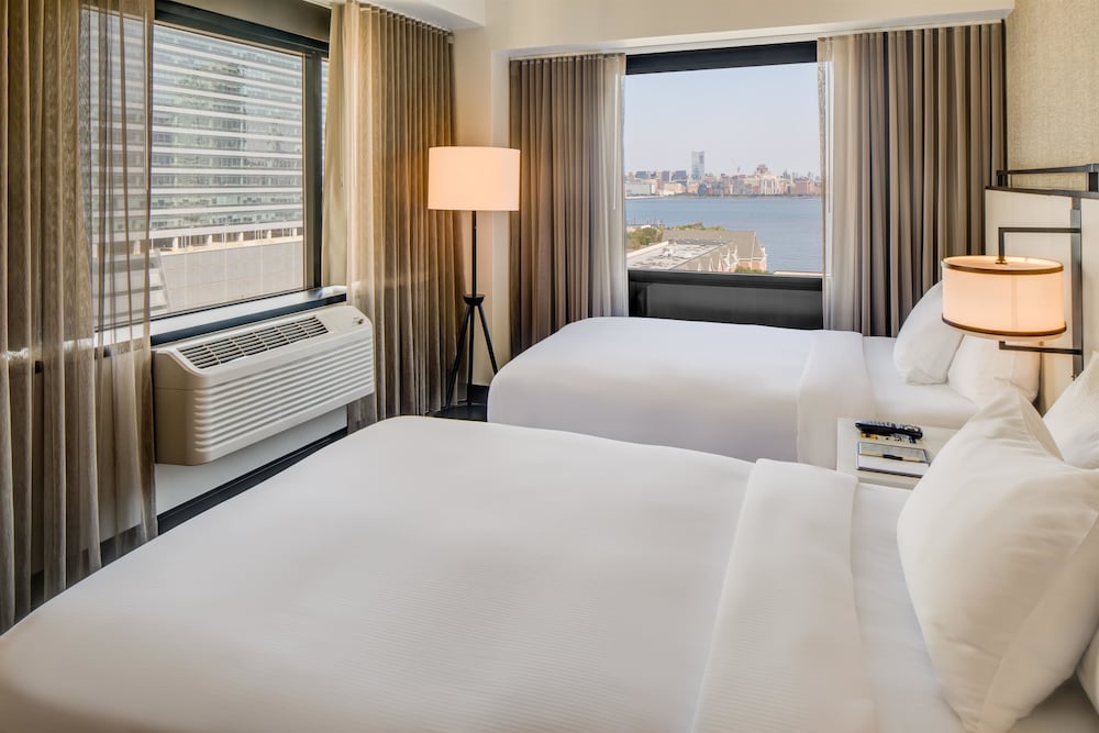 Premier Suite, 2 Double Beds, City View photo 1