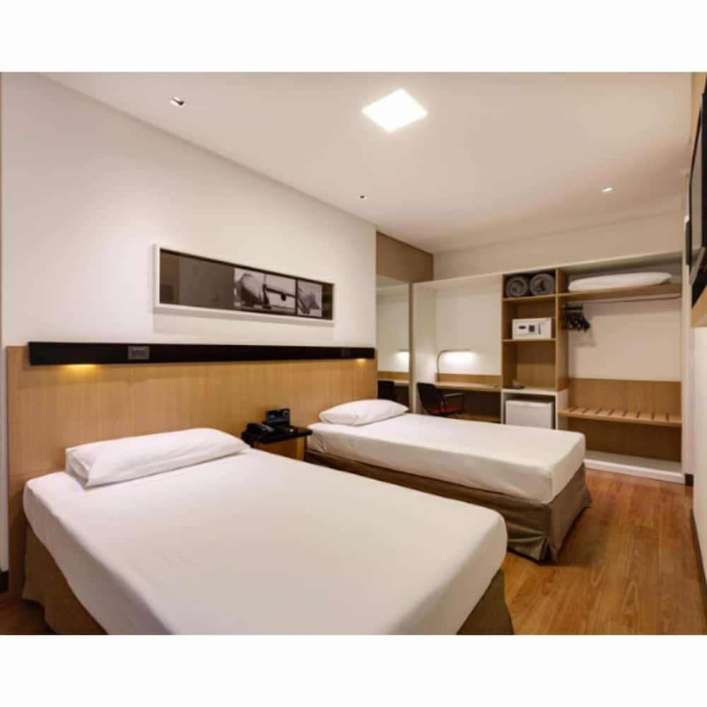 Twin Room (Plus)