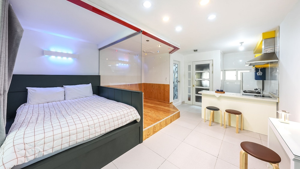 Basic Room, 1 Bedroom (B201 (Private BBQ))