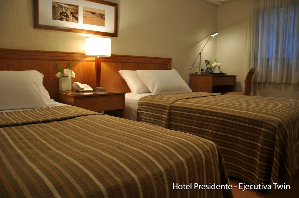 Executive Twin Room, 2 Twin Beds, Ensuite photo 3