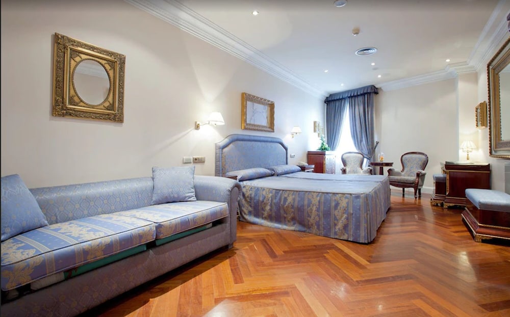 Twin Room (two beds and sofa bed)
