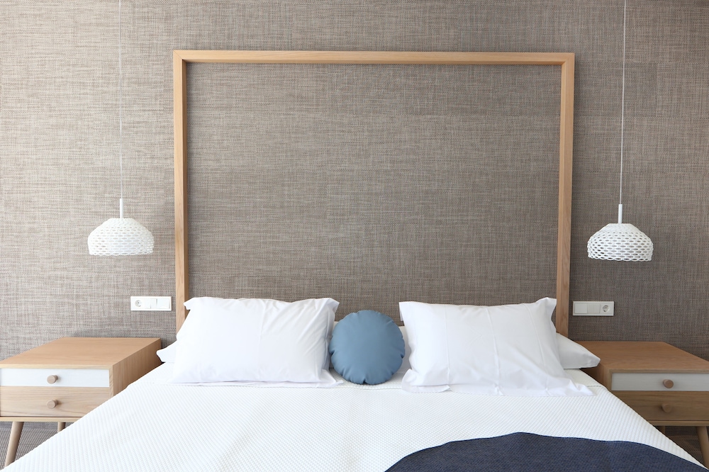 Double Room Single Use, Partial Sea View photo 2