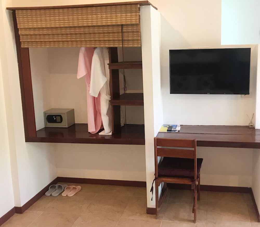 Deluxe Bungalow, 1 King Bed photo 2