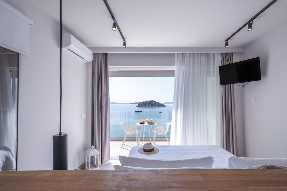 Panoramic View Suite photo 1