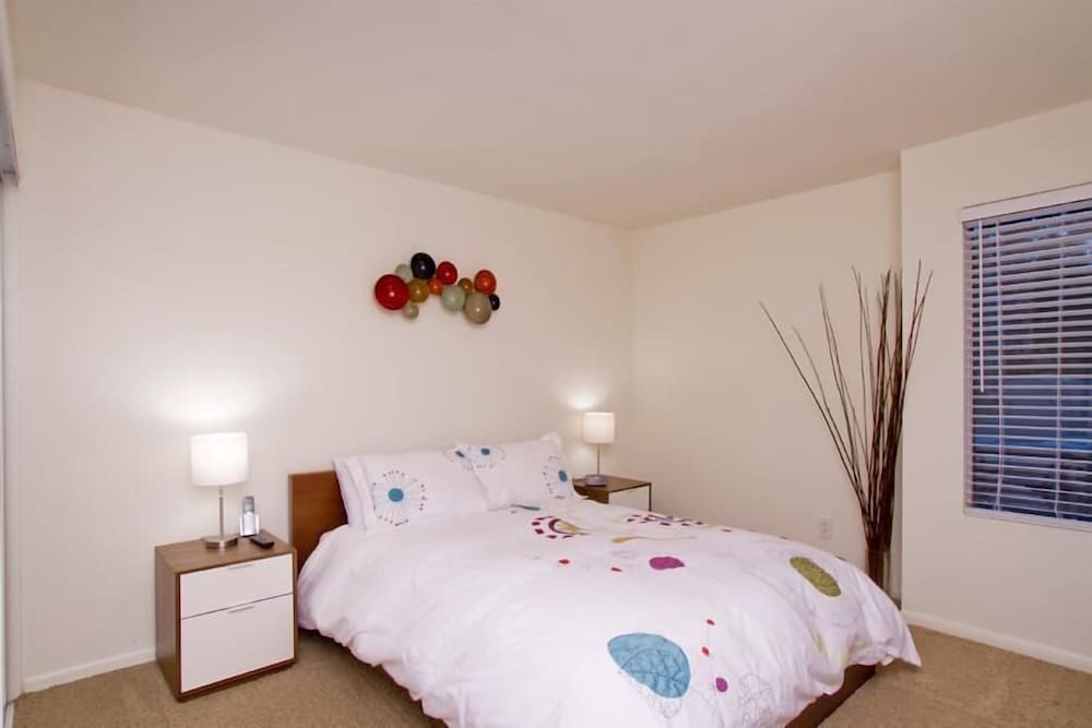 Condo, 2 Bedrooms